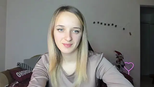 Snapshot of RouseReed chatting on December 15, 2025, 1:15 pm RouseReed online show from December 15, 2025, 1:15 pm