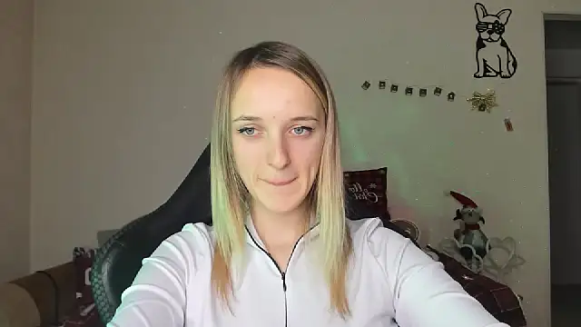 Snapshot of RouseReed chatting on December 17, 2025, 1:17 pm RouseReed online show from December 17, 2025, 1:17 pm