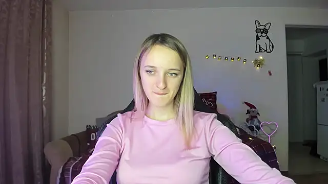 Snapshot of RouseReed chatting on December 18, 2025, 1:06 pm RouseReed online show from December 18, 2025, 1:06 pm