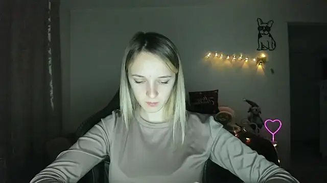 Snapshot of RouseReed chatting on December 19, 2025, 1:29 pm RouseReed online show from December 19, 2025, 1:29 pm