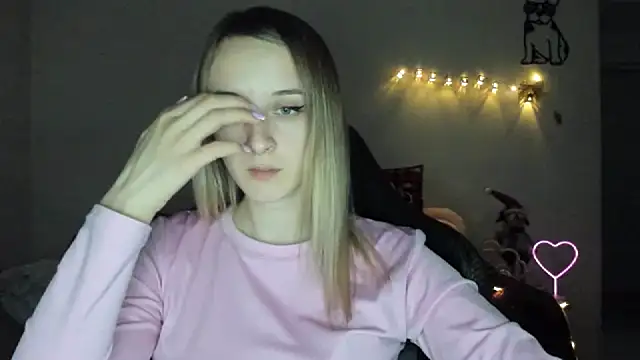 Snapshot of RouseReed chatting on December 20, 2025, 1:29 pm RouseReed online show from December 20, 2025, 1:29 pm