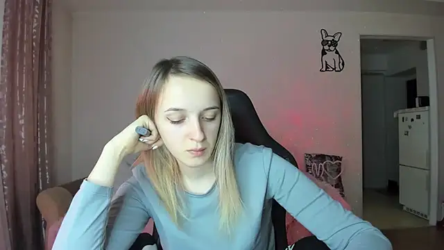 Snapshot of RouseReed chatting on February 4, 2026, 1:06 pm RouseReed online show from February 4, 2026, 1:06 pm