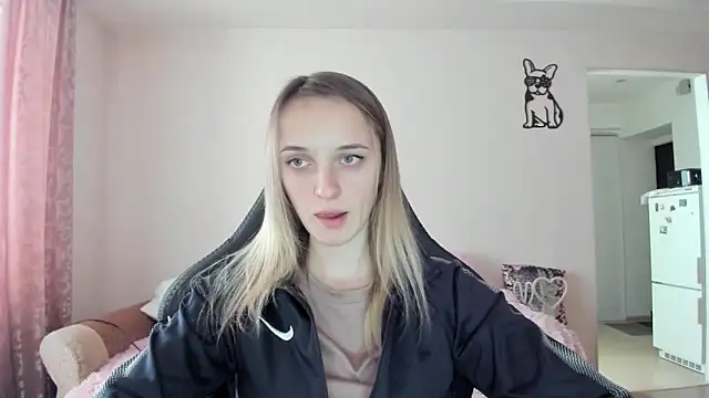 Snapshot of RouseReed chatting on February 7, 2026, 12:42 pm RouseReed online show from February 7, 2026, 12:42 pm