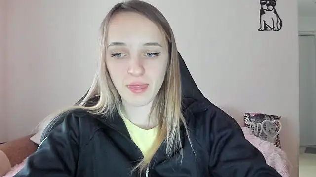 Snapshot of RouseReed chatting on February 8, 2026, 7:23 am RouseReed online show from February 8, 2026, 7:23 am