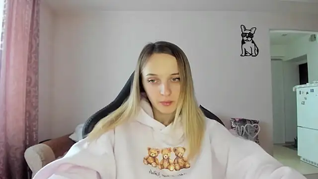 Snapshot of RouseReed chatting on February 10, 2026, 12:20 pm RouseReed online show from February 10, 2026, 12:20 pm