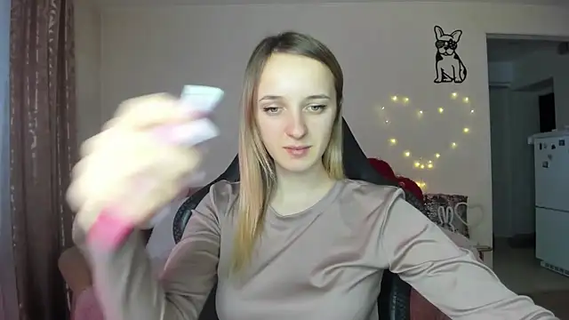 Snapshot of RouseReed chatting on February 13, 2026, 1:18 pm RouseReed online show from February 13, 2026, 1:18 pm