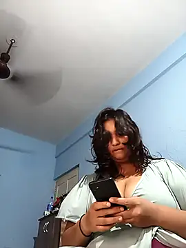 Snapshot of HottyOlly chatting on October 6, 2025, 12:46 pm HottyOlly online show from October 6, 2025, 12:46 pm