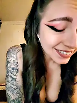 Paudelatorre online show from November 22, 2025, 2:54 am