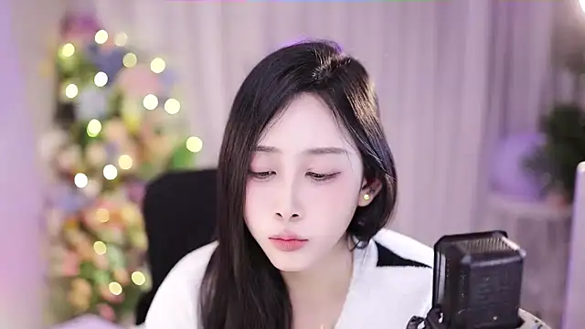 Snapshot of SleepArtist chatting on January 9, 2025, 11:25 am SleepArtist online show from January 9, 2025, 11:25 am