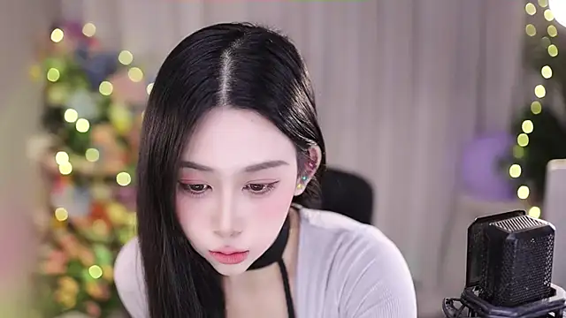 Snapshot of SleepArtist chatting on January 11, 2025, 11:56 pm SleepArtist online show from January 11, 2025, 11:56 pm