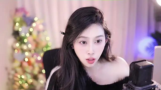 Snapshot of SleepArtist chatting on January 22, 2025, 7:34 pm SleepArtist online show from January 22, 2025, 7:34 pm