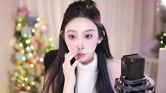 Snapshot of SleepArtist chatting on February 1, 2025, 7:05 am SleepArtist online show from February 1, 2025, 7:05 am