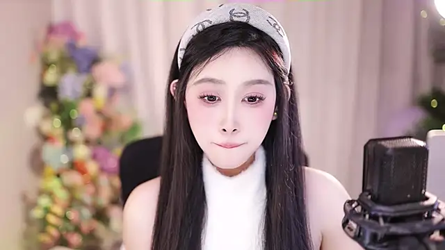 Snapshot of SleepArtist chatting on February 1, 2025, 10:15 am SleepArtist online show from February 1, 2025, 10:15 am