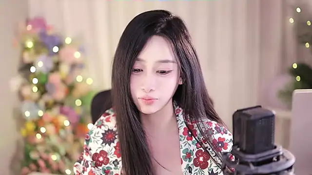 Snapshot of SleepArtist chatting on February 22, 2025, 6:19 pm SleepArtist online show from February 22, 2025, 6:19 pm