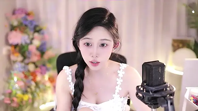 Snapshot of SleepArtist chatting on March 3, 2025, 6:37 am SleepArtist online show from March 3, 2025, 6:37 am