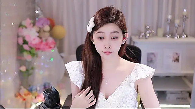 Snapshot of SleepArtist chatting on October 22, 2025, 2:45 am SleepArtist online show from October 22, 2025, 2:45 am