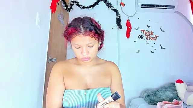 Emily Coper18 online show from October 9, 2025, 1:09 pm