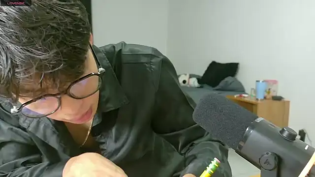 Snapshot of Jacotnk chatting on October 6, 2025, 3:59 am Jacotnk online show from October 6, 2025, 3:59 am