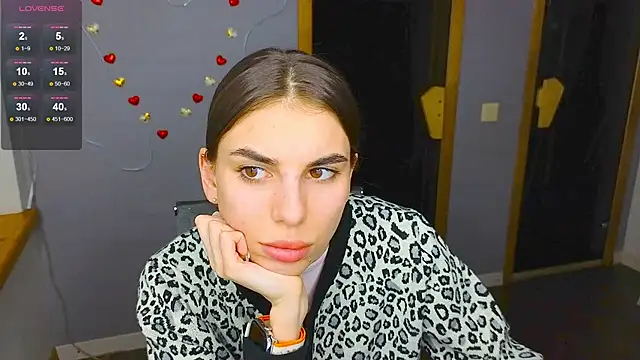 Snapshot of EmmyGreans chatting on February 26, 2025, 12:36 pm EmmyGreans online show from February 26, 2025, 12:36 pm