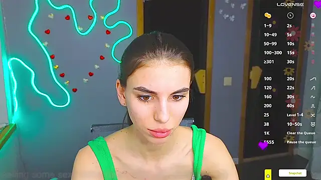 Snapshot of EmmyGreans chatting on February 28, 2025, 4:20 pm EmmyGreans online show from February 28, 2025, 4:20 pm