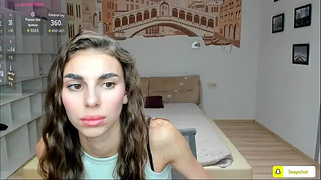 Snapshot of EmmyGreans chatting on October 9, 2025, 12:03 pm EmmyGreans online show from October 9, 2025, 12:03 pm