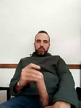 leon3875 online show from December 4, 2024, 3:32 pm