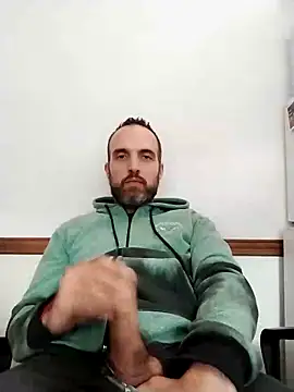 leon3875 online show from December 5, 2024, 3:28 pm