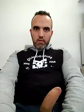 leon3875 online show from September 9, 2025, 3:22 pm