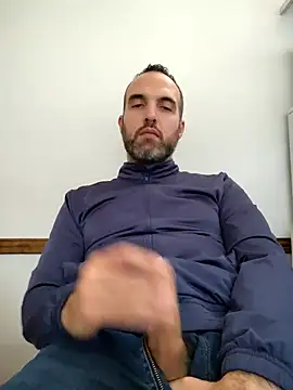 leon3875 online show from September 23, 2025, 3:37 pm