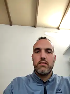 leon3875 online show from November 17, 2025, 3:18 pm