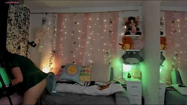  dayana miler online show from March 18, 2026, 2:53 pm