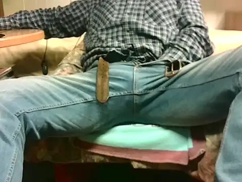 Snapshot of Giulio35_Pika chatting on March 9, 2026, 4:11 pm Giulio35 Pika online show from March 9, 2026, 4:11 pm