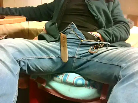 Snapshot of Giulio35_Pika chatting on March 21, 2026, 6:18 am Giulio35 Pika online show from March 21, 2026, 6:18 am