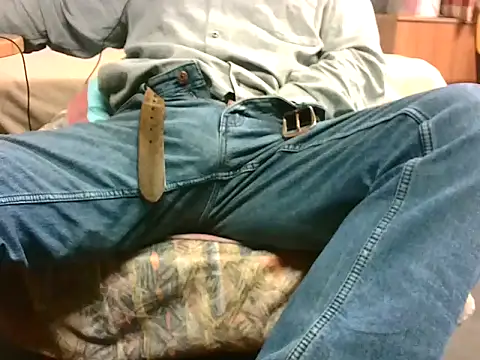 Snapshot of Giulio35_Pika chatting on March 31, 2026, 3:01 pm Giulio35 Pika online show from March 31, 2026, 3:01 pm