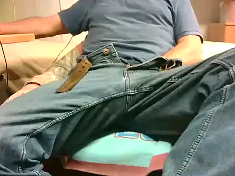 Snapshot of Giulio35_Pika chatting on April 10, 2026, 3:50 pm Giulio35 Pika online show from April 10, 2026, 3:50 pm