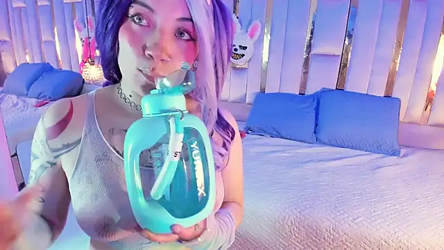 Broklinwhite  online show from April 16, 2026, 2:29 pm