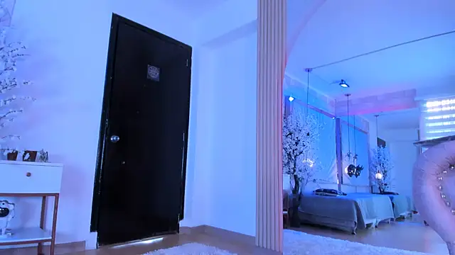 zephirahabney online show from February 10, 2025, 5:19 pm