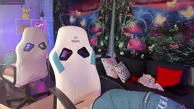 TiffanyBatson online show from December 21, 2024, 7:24 am