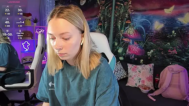 TiffanyBatson online show from February 3, 2025, 7:07 am