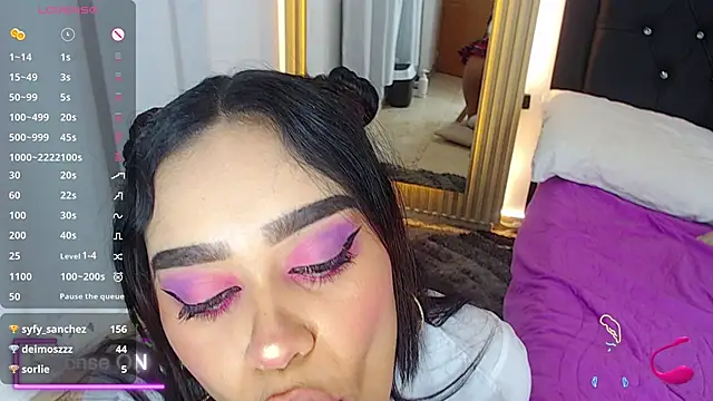 Snapshot of coraline_v chatting on December 24, 2024, 6:22 am coraline v online show from December 24, 2024, 6:22 am