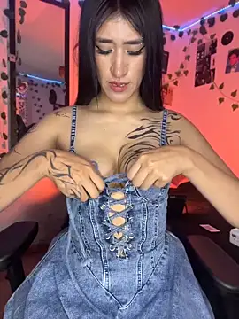 Ahri Rousse online show from April 21, 2026, 8:23 pm