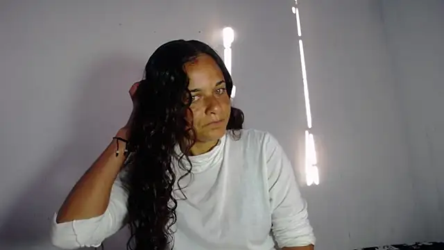 GiveLove1 online show from December 15, 2024, 9:53 pm