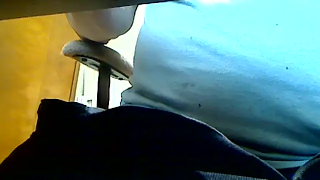 Snapshot of markluvskitty chatting on October 15, 2025, 12:49 pm markluvskitty online show from October 15, 2025, 12:49 pm