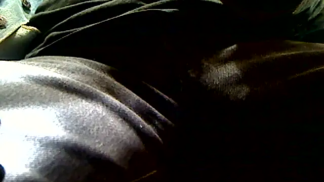 Snapshot of markluvskitty chatting on October 17, 2025, 1:46 pm markluvskitty online show from October 17, 2025, 1:46 pm