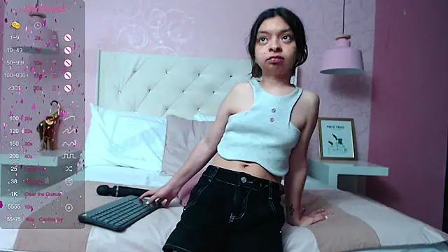 Snapshot of CharlotteMuller chatting on January 11, 2025, 4:27 am CharlotteMuller online show from January 11, 2025, 4:27 am