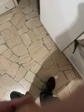 Edosxxl online show from November 6, 2025, 12:44 am