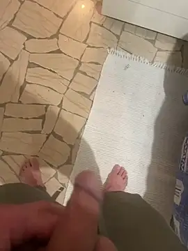 Edosxxl online show from April 21, 2026, 9:17 pm