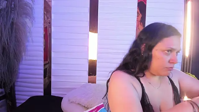 Biiancacox online show from November 13, 2025, 3:05 am