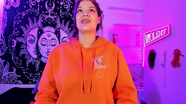 Snapshot of Violet-Queen chatting on February 26, 2026, 4:33 am Violet-Queen online show from February 26, 2026, 4:33 am