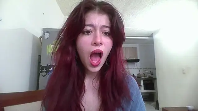 SuzzyyM online show from February 13, 2025, 9:38 pm